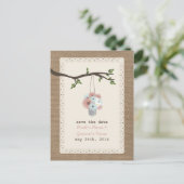 Burlap Inspired Can of Daisies slaat de datum op Aankondigingskaart (Staand voorkant)