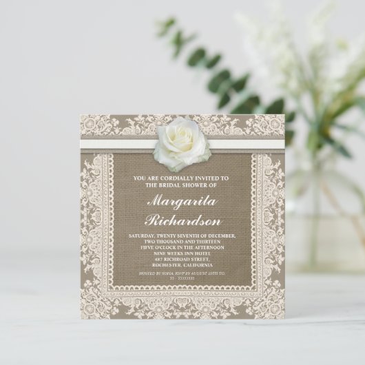 Burlap Lace & White Rose Bruids Douche Uitnodiging (Staand voorkant)
