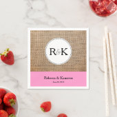 Burlap & Lichtroze Monogrammed Bruiloft Servetten (Insitu)