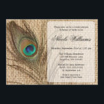 Burlap Peacock Feather Bridal Shower Invitations Kaart<br><div class="desc">Een rustige pauw en bolap,  de uitnodiging voor de steekpenningen. Eenvoudig aan te passen met uw gebeurtenisgegevens! Design zijn platte grafische kaarten — NIET WERKELIJK BURLAP.</div>