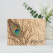 Burlap Peacock Feather Wedding RSVP Kaartje (Staand voorkant)