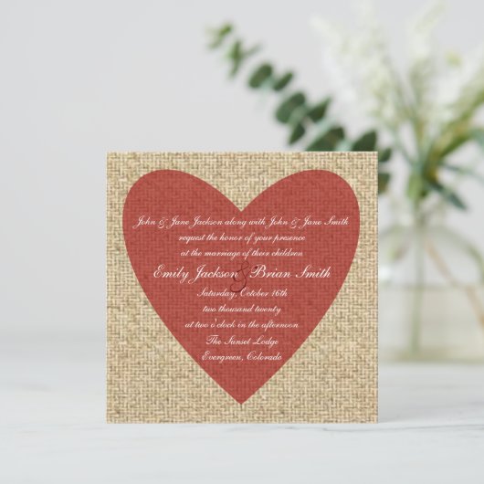 Burlap rood hart rustieke bruiloft uitnodigingen (Staand voorkant)