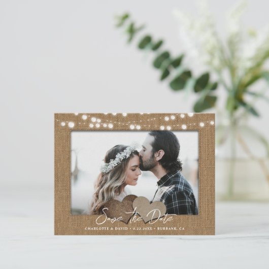 Burlap String Lights Trouwfoto Sla de datum op Aankondigingskaart (Staand voorkant)