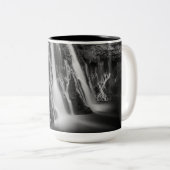 Burney-Herfsten in zwart-wit Tweekleurige Koffiemok (Voorkant rechts)