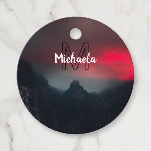 Burning clouds, fog and mountains monogram in sky bedankjes labels (Voorkant)