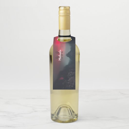 Burning clouds, fog and mountains monogram in sky flessenhanger (Op fles)