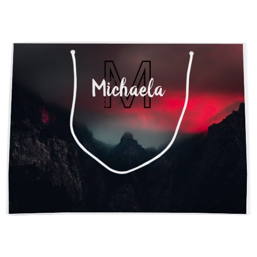 Burning clouds, fog and mountains monogram in sky groot cadeauzakje (Voorkant)