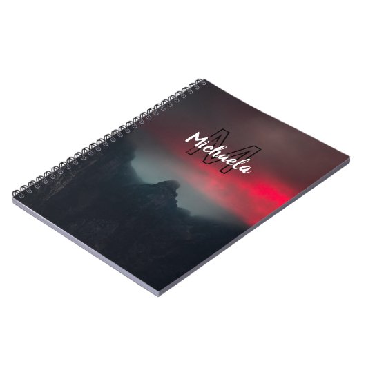 Burning clouds, fog and mountains monogram in sky notitieboek (Linkerzijde)