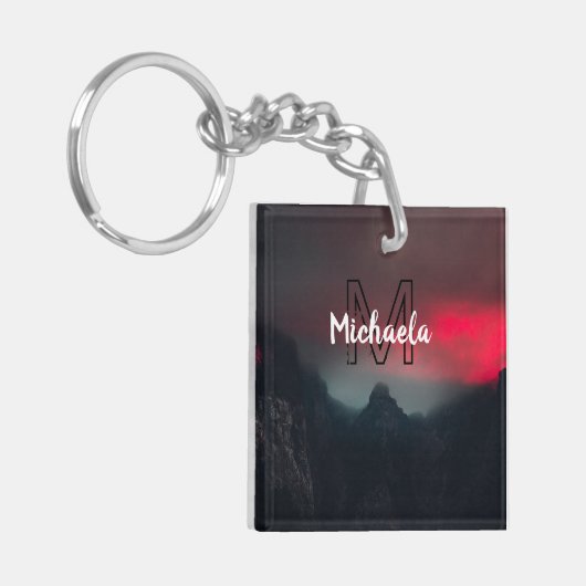 Burning clouds, fog and mountains monogram in sky sleutelhanger (Voorkant Links)