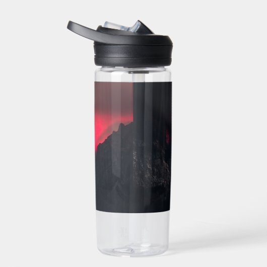 Burning clouds, fog and mountains monogram in sky waterfles (Rechts)