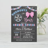 Burnouts or bows gender reveal invitation kaart (Staand voorkant)