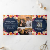 Burnt Oranje Burgundy Floral Navy QR Code Weddensc Drieluik Uitnodiging (Binnen)