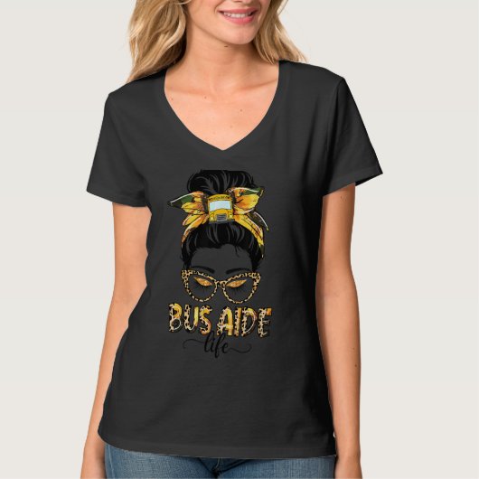 Bus Aide Life Messy Bun Sunflower Leopard Bus Aide T-shirt (Voorkant)