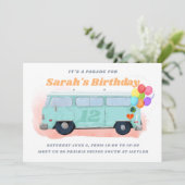 bus Retro 70s Birthday Parade Uitnodiging (Staand voorkant)