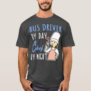 Buschauffeur tegen dag Chef tegen nacht met ruim m T-shirt