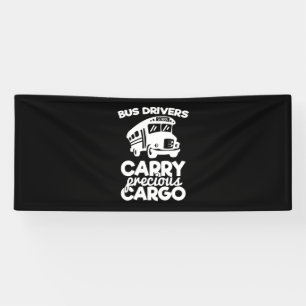Buschauffeurs dragen een kostbare lading spandoek