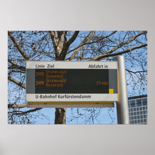 Bushaltebord in Berlijn Poster (Voorkant)