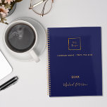 Business logo blue gold monogram 2023 planner<br><div class="desc">Een stijlvolle,  klassieke blauwe achtergrond voor de marine. Pas uw zaken,  bedrijf logo,  een tekst,  jaar en persoonlijke naam aan en voeg deze toe. Gouden letters. Als u het zonder tekst wilt,  gebruik uw achterruimtesleutel om te schrappen.</div>