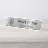 Business Logo Employee Elegant Faux Brushed Silver Bureau Naambordje (Voorkant)