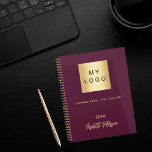 Business logo paarse monogram 2025 planner<br><div class="desc">Een trendy paarse achtergrond. Personaliseer en voeg uw bedrijf,  bedrijf logo,  een tekst,  jaar en persoonlijke naam. Gouden letters. Als u het zonder tekst wilt,  gebruikt u uw back-space-sleutel om te verwijderen. Voeg uw eigen website adres op de achterkant.</div>