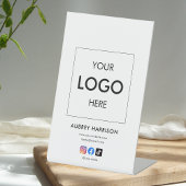 Business Social Media Logo Professional Reclamebord Met Voetstuk