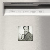 Businessman Pointing Magneet (Insitu (Vaatwasser))