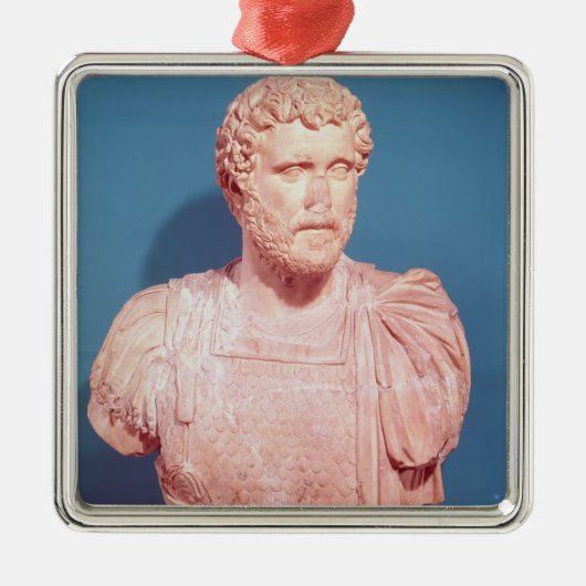 Bust van keizer Antoninus Pius Metalen Ornament (Voorkant)