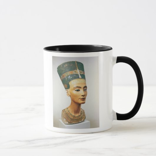 Bust van koningin Nefertiti uit de studio van de S Mok (Rechts)