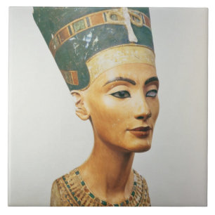 Bust van koningin Nefertiti uit de studio van de S Tegeltje