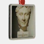 Bust van Pompey (106-48 BC) c.60 BC (marmer) Metalen Ornament (Rechts)