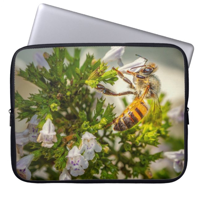 Busy Bee working hard Laptop Sleeve (Voorkant)