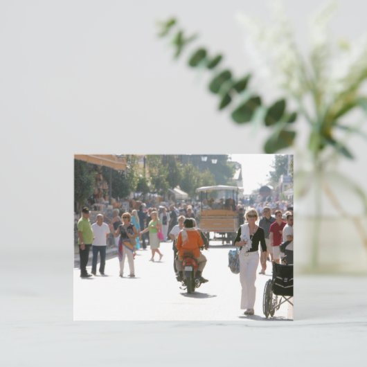 Busy street in Katakolon Greece Briefkaart (Staand voorkant)