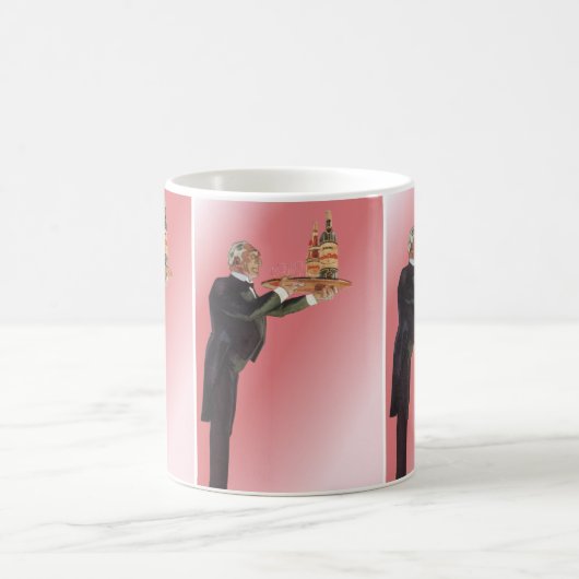  butler in een smoking serveert wijn op dienblad koffiemok (Center)