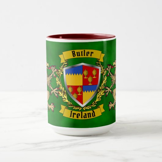 Butler Irish Shield & Griffins Personalized Mok (Midden)