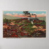 Butte, MT - Uitzicht van Factories & Homes op Hill Poster (Voorkant)