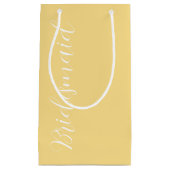 Butter Geel Gestileerde Script Bruidsmeisje Bruids Klein Cadeauzakje (Voorkant)