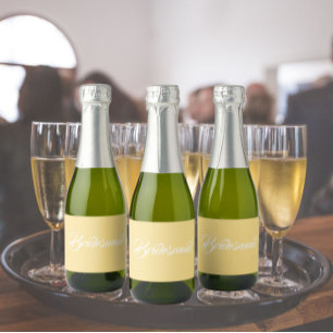 Butter Geel Gestileerde Script Bruidsmeisje Bruids Sparkling Wijnetiket