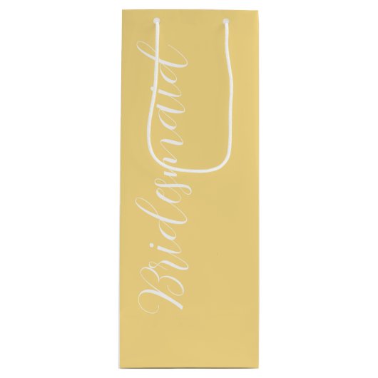 Butter Geel Gestileerde Script Bruidsmeisje Bruids Wijn Cadeautas (Voorkant)