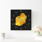 Buttercup Flower Grey Roman Numbers wc. Vierkante Klok (Huis)
