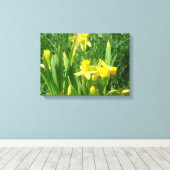 Buttercup Yellow Daffodils Canvas Afdruk (Insitu (Houten vloer))