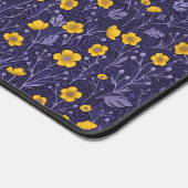 Buttercups, geel en violet bureaumat (Hoek)