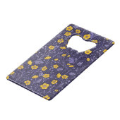 Buttercups, geel en violet creditkaart flessenopener (Voorkant Gekanteld)