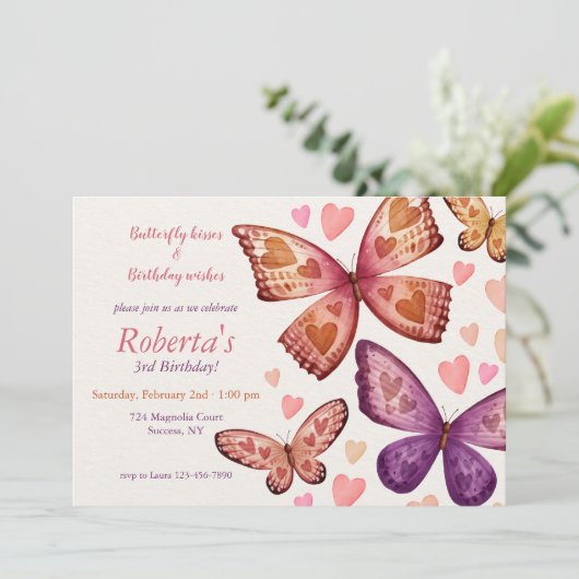 Butterflies and Love Birthday Party Invitation Kaart (Staand voorkant)