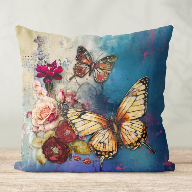 Butterflies en Flowers Sierkussen (Mixed media butterflies and flowers pillow)