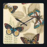 Butterflies glijdend over bladeren vierkante klok<br><div class="desc">Als u niet weet hoe prachtige vlinders dit schilderij u zal helpen begrijpen. Megan Meagher creëerde een prachtige renditie van een groep vlinders die over bladeren zweefden. Een prachtig kunstwerk om je thuis in te zetten!</div>