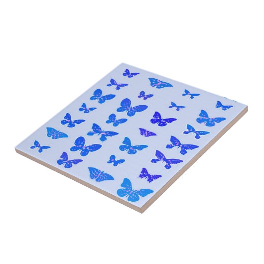 Butterflies, kobalt blauw, lichtblauwe achtergrond tegeltje (Zijkant)