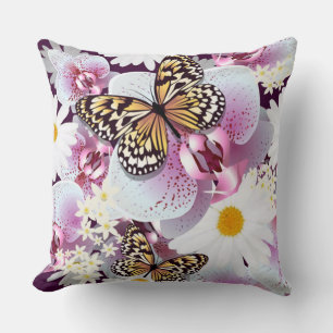 Butterflies met witte en paarse bloemen kussen