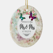Butterflies on Shabby  Collage Mr. en Mrs. Keramisch Ornament (Rechts)