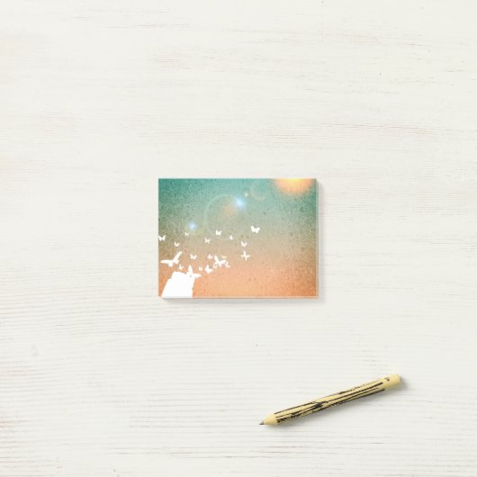 Butterflies vliegen naar de zon post-it® notes (Op bureau)