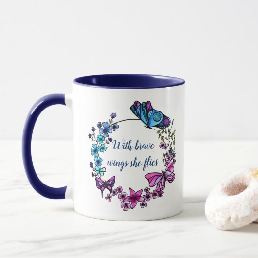 Butterfly en Flowers Wreatcustom quote and name Mok (Met donut)